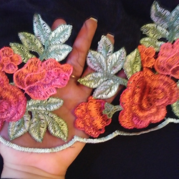 See through 🌹rose shirt - Picture 3 of 3